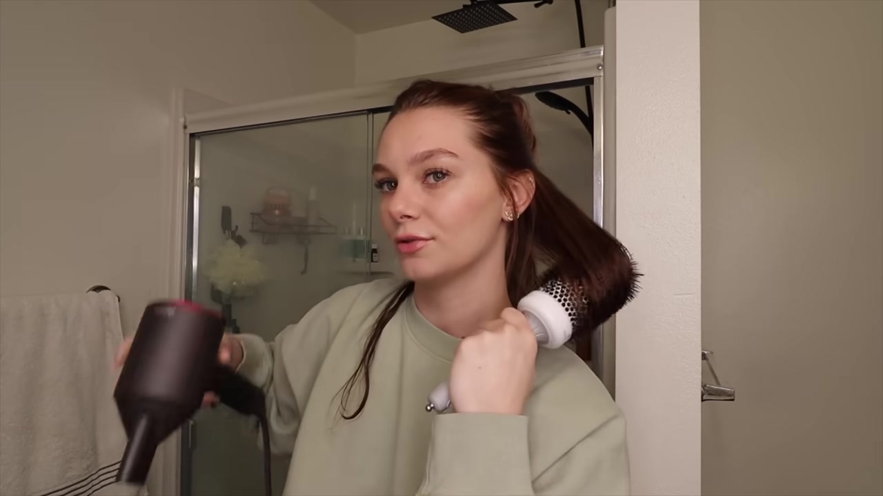 Kayli Boyle demonstrating dry with the brush underneath