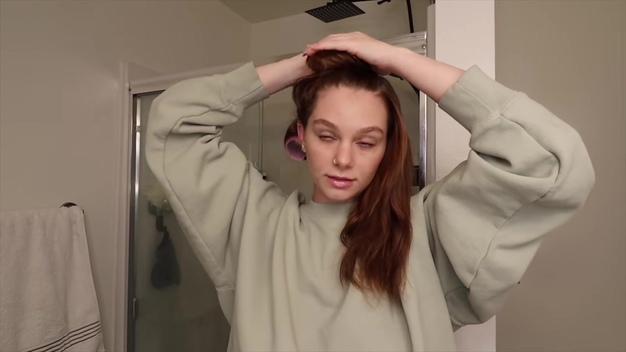 Kayli Boyle demonstrating work through the middle layer