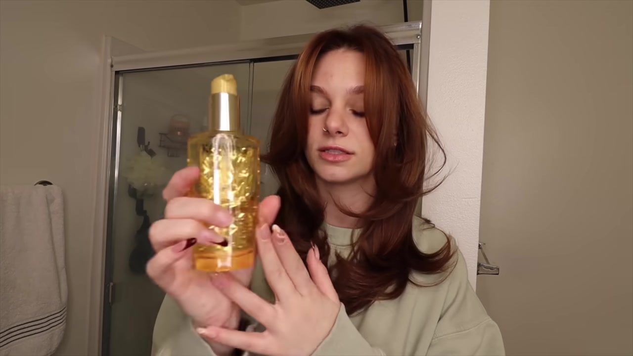 Kayli Boyle demonstrating keep the ends smooth overnight