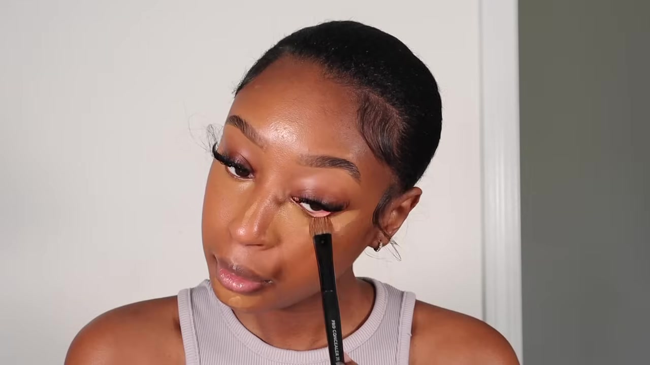 Fatima Bah demonstrating conceal, then add a small highlight