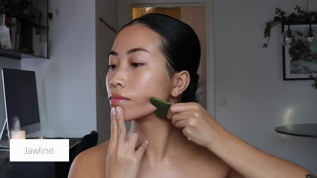 Tina Engeo demonstrating follow the jaw toward the ear