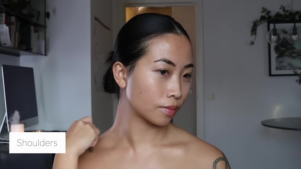 Tina Engeo demonstrating start at the shoulders