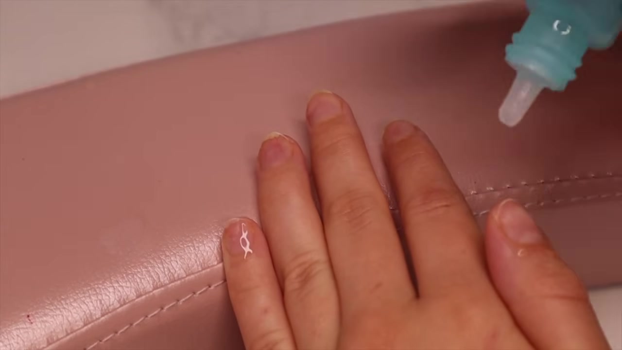 kayli boyle demonstrating treat remover as an optional step