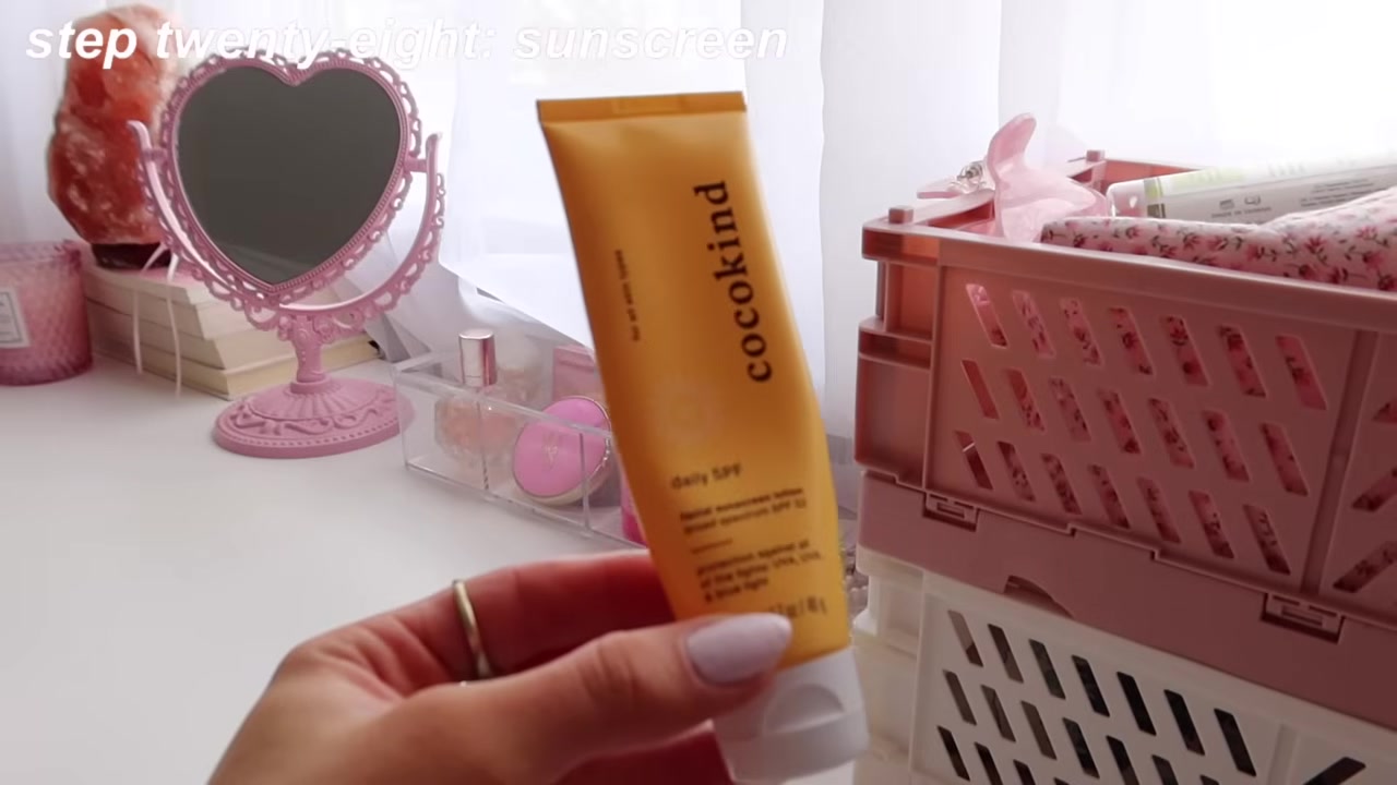 Sophie includes sunscreen in her daytime finish.
