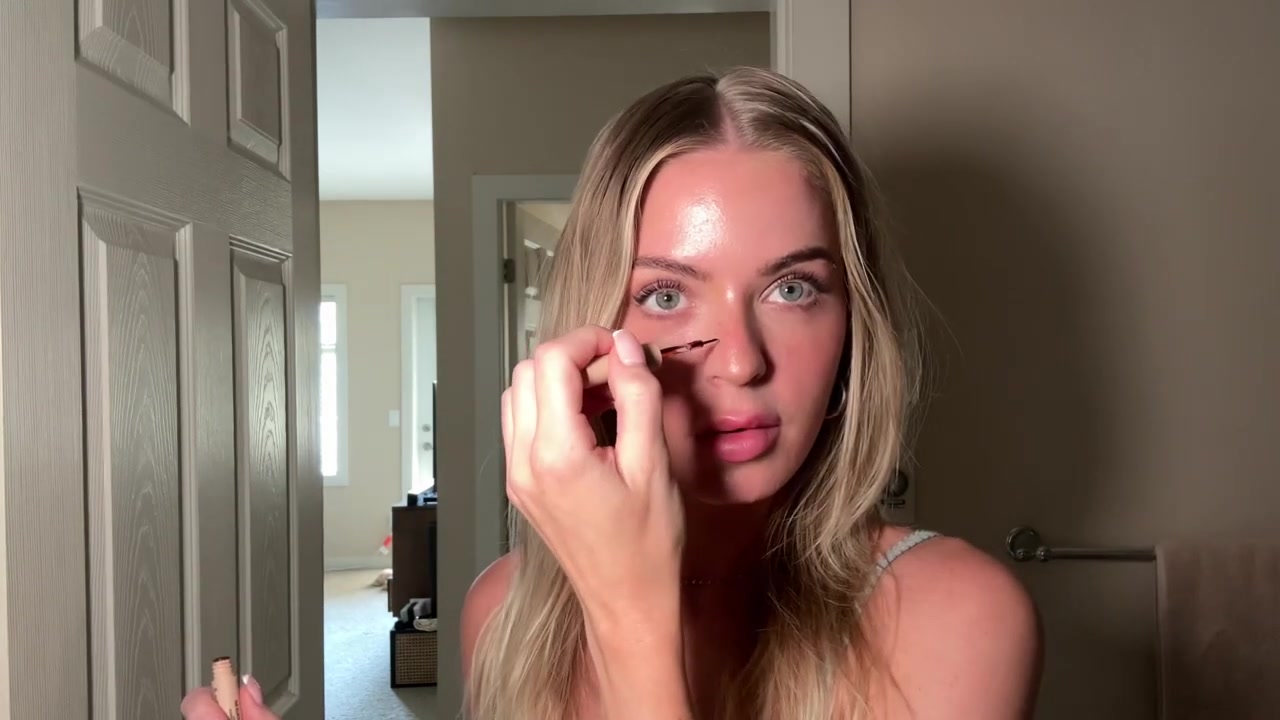 Holly Ward demonstrating tap on a few freckles